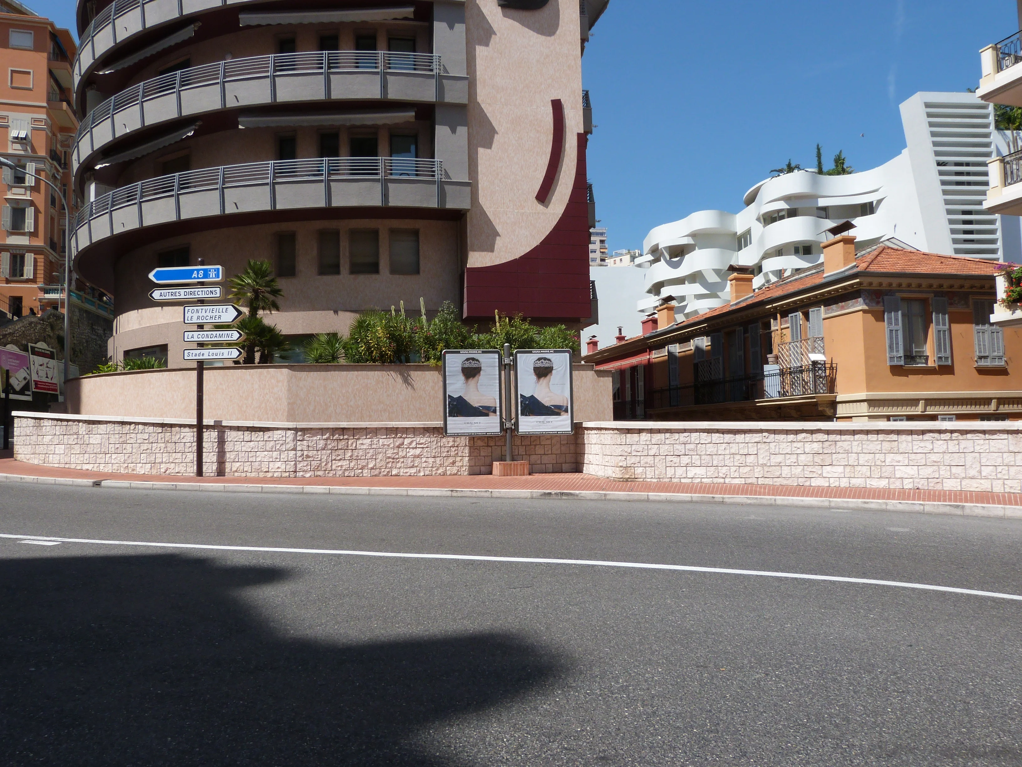 Campagne d'affichage pour la marque Chuamet en principauté de Monaco